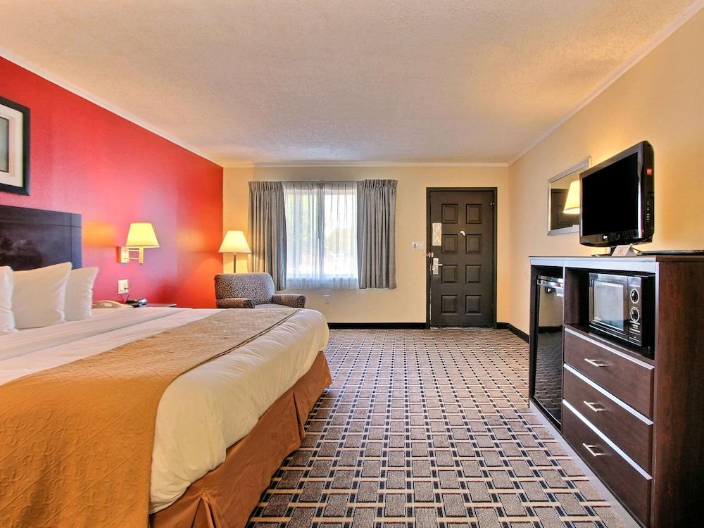 Quality Inn & Suites Милвилл Экстерьер фото