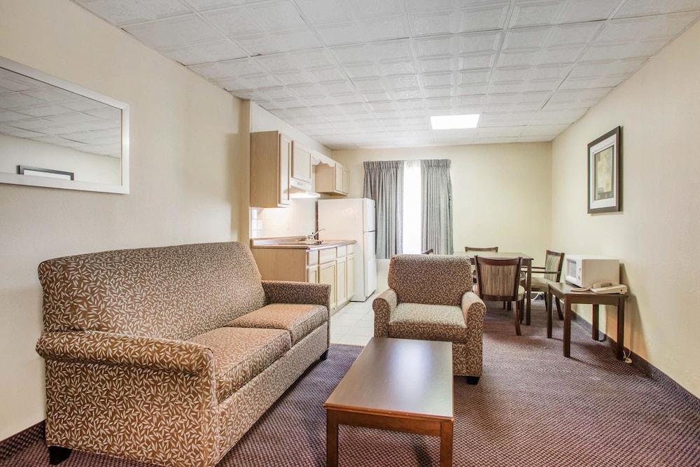 Quality Inn & Suites Милвилл Экстерьер фото